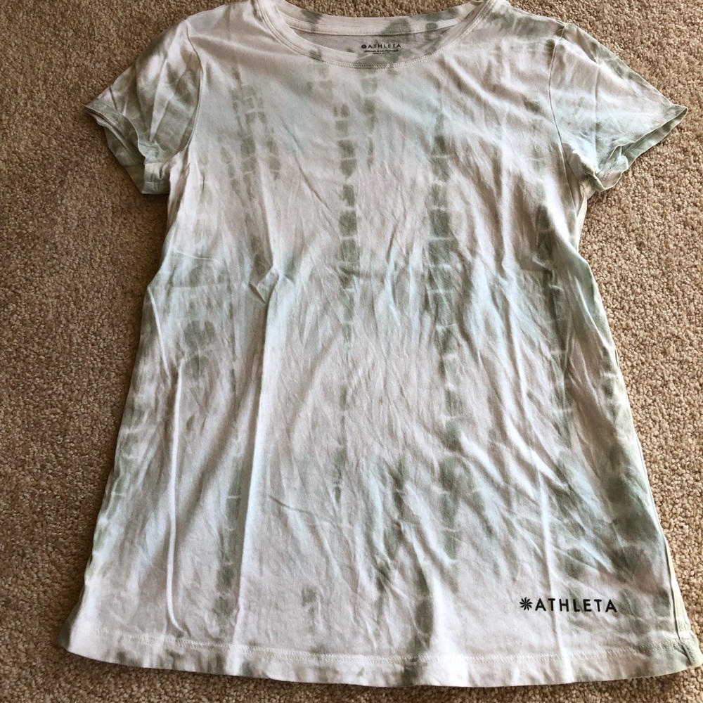 Athleta short sleeve tie dye shirt
